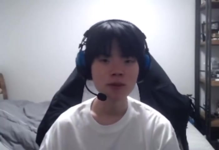 png电子官网清醒~Deft：参加考试耽误我当职业选手？我觉得这是傻瓜说的话