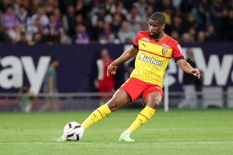 png电子平台迪马济奥：尤文有意26岁中卫丹索，朗斯愿意让其离队