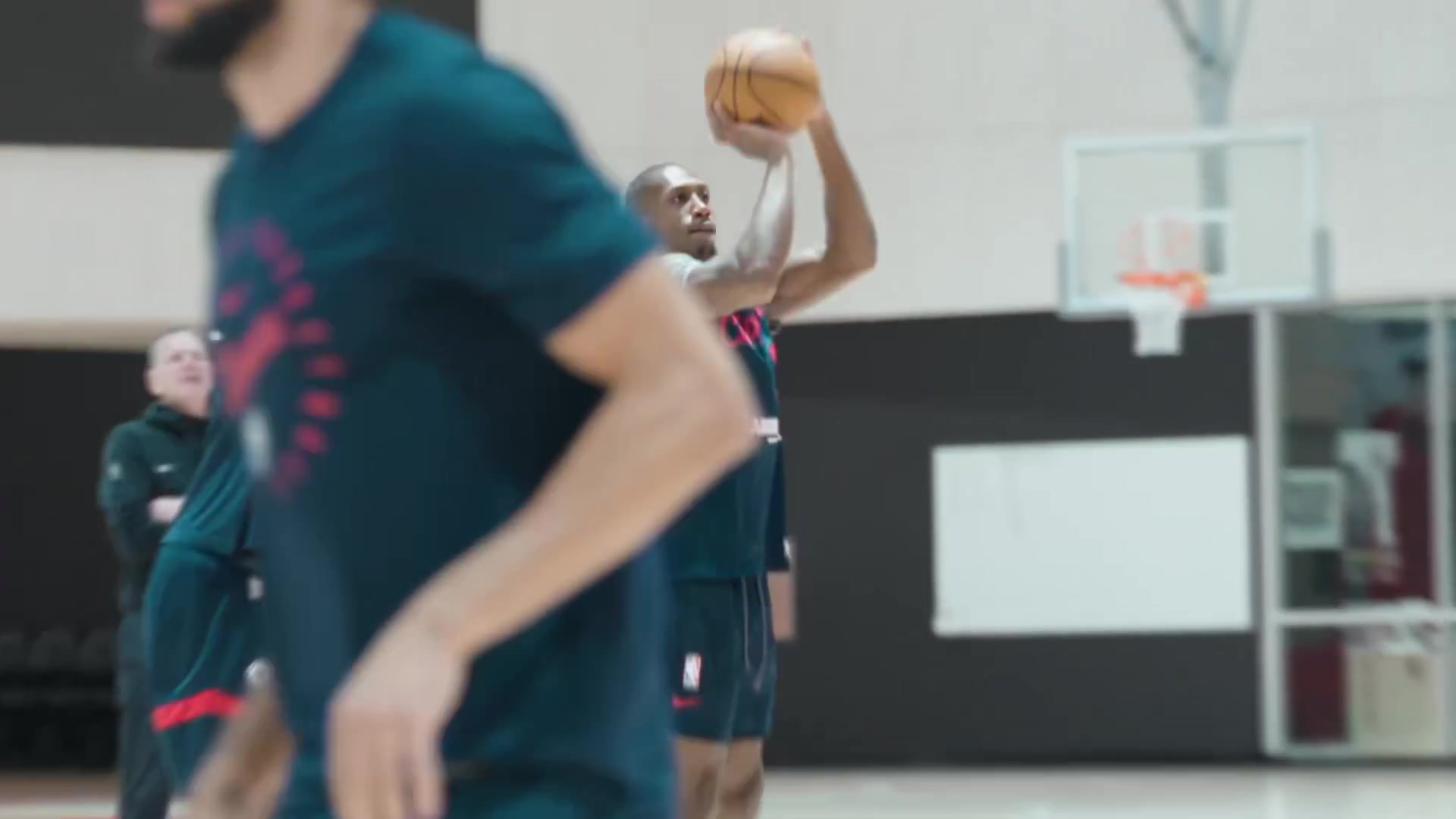 png电子平台💪🏽众志成城！快船官方晒今日训练视频 全队积极备战季后赛