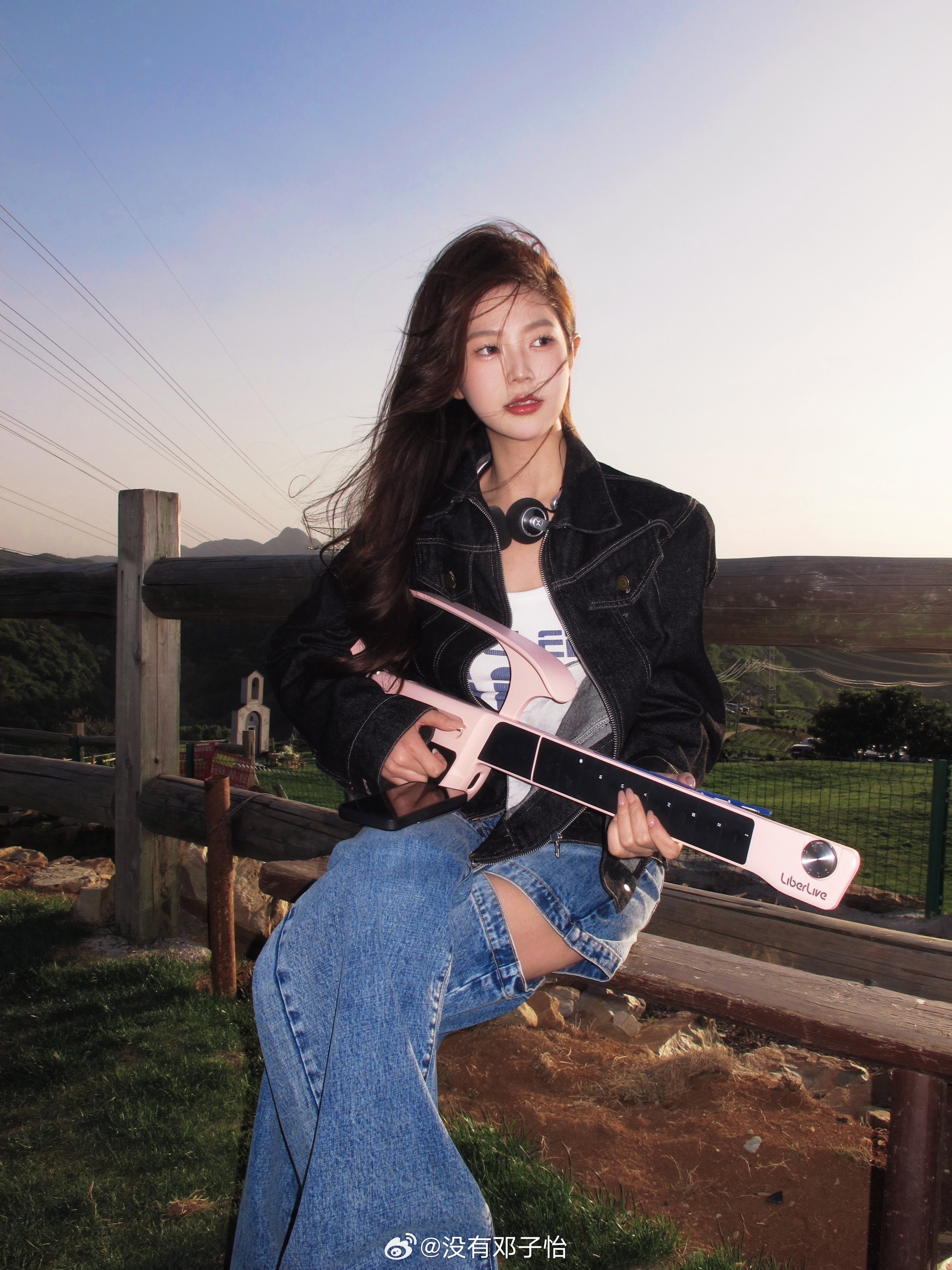 png电子火辣身材😍😍meiko女友邓子怡晒照：生命力溢出屏幕啦