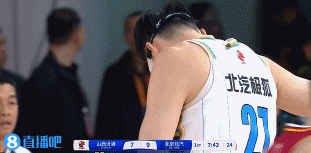 png电子平台👏迎来复出！首节还剩7分42秒周琦戴护目镜替补登场