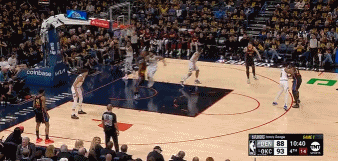 png电子平台威少抢板后加速反击 卡鲁索斜侧杀拨给队友&没计入个人抢断