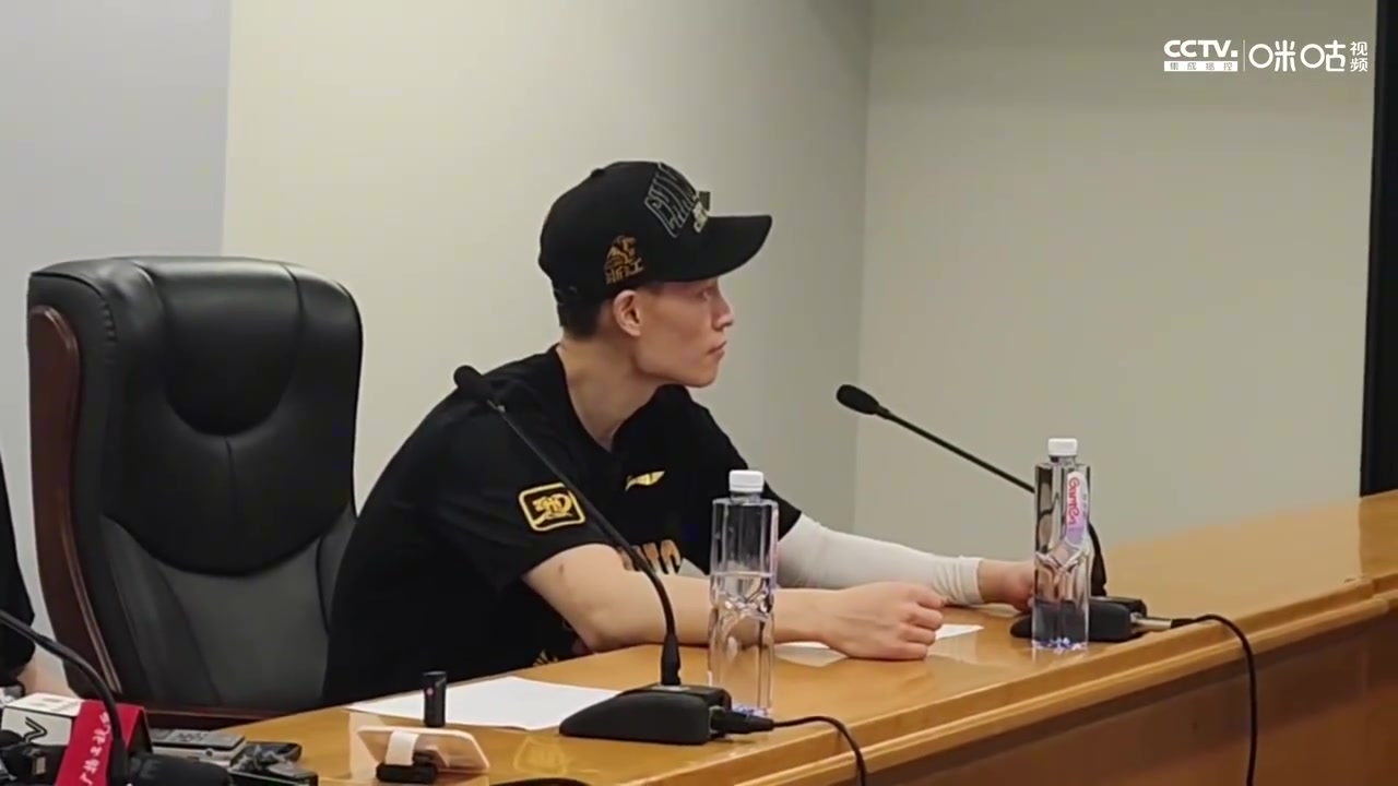 png电子网站林秉圣调侃：陈盈骏今晚可能不接我电话 望场上多切磋场下多交流