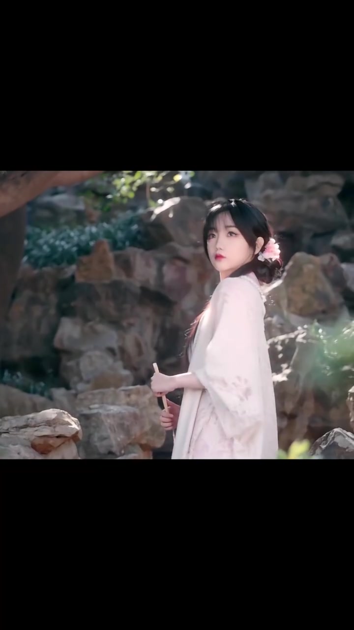 png电子LPL主持十月分享视频：祝愿大家金榜题名！